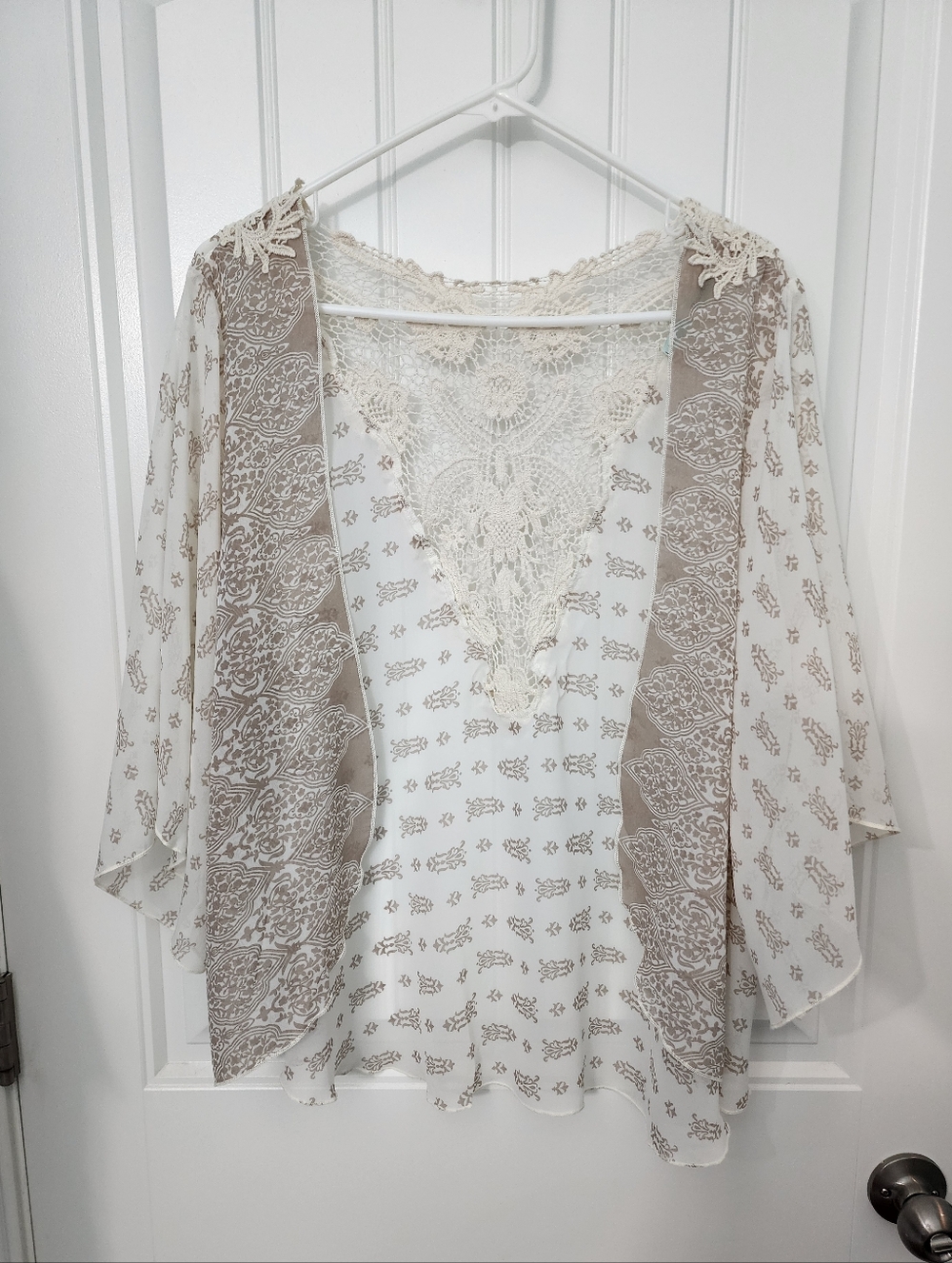 Maurices Floral Lace Accent Kimono, Size Large